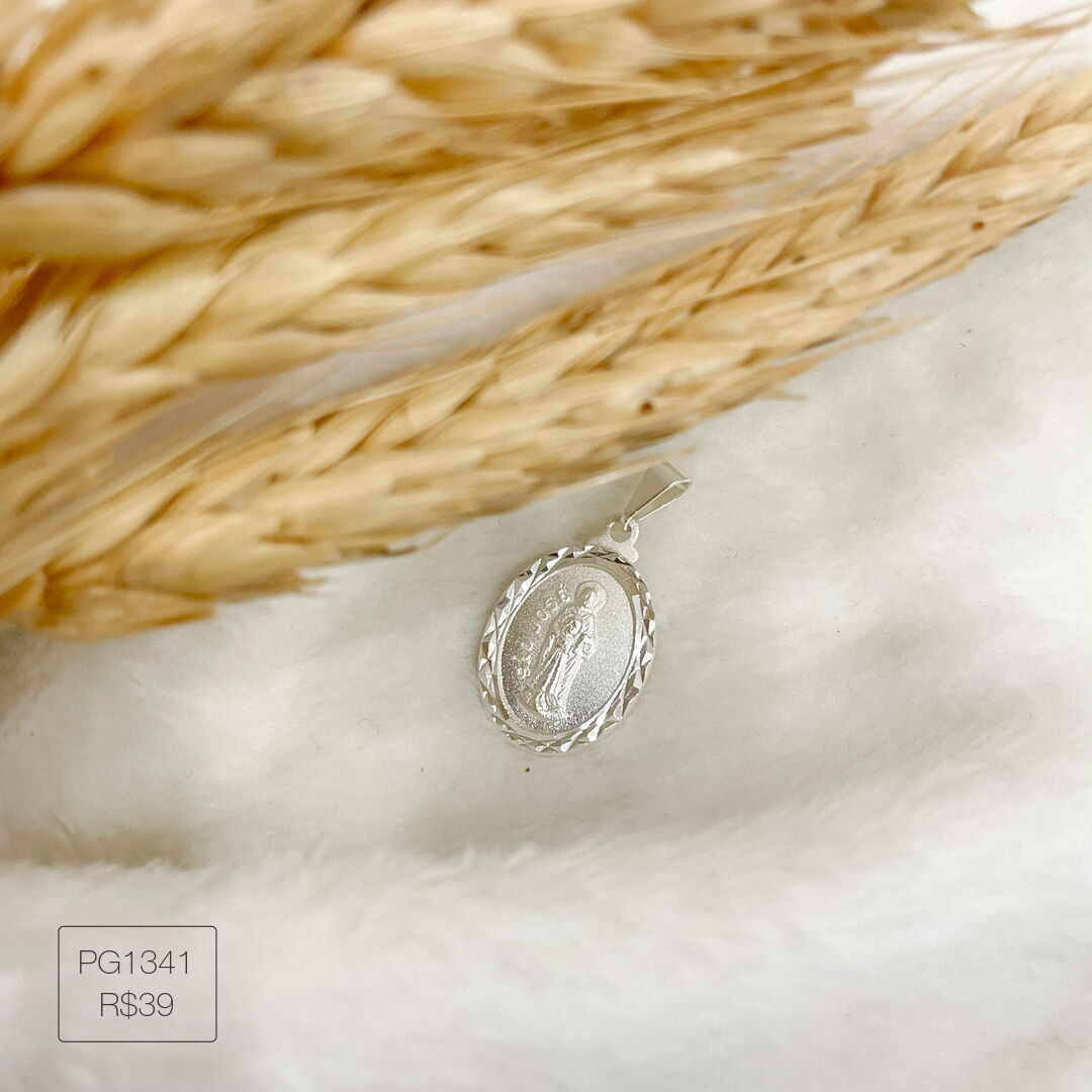 Pingente de São José Oval Diamantado Liso Prateado